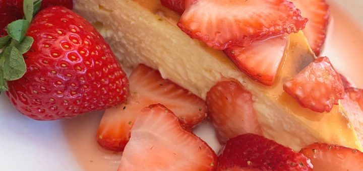 New York Style Cheesecake with strawberries with strawberries recipe