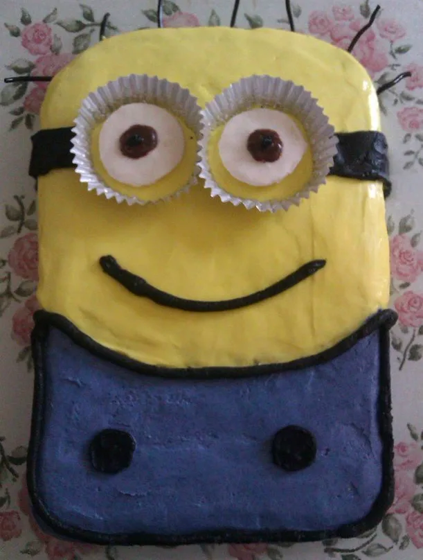 cake decorating, minion cake, cute cakes