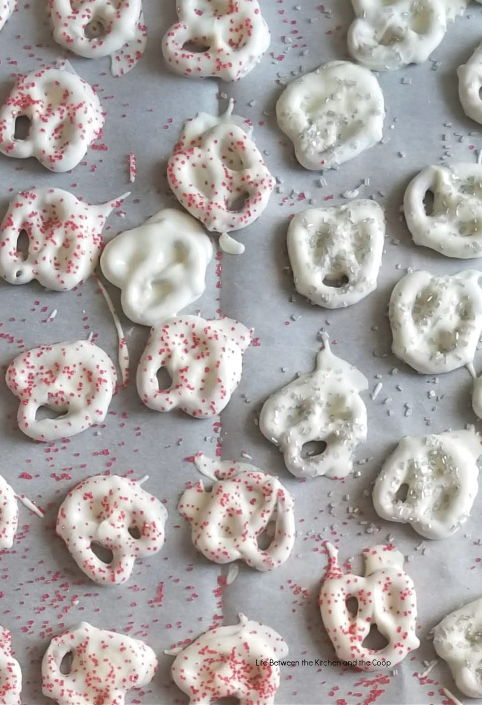 Christmas Almond Bark Pretzels
