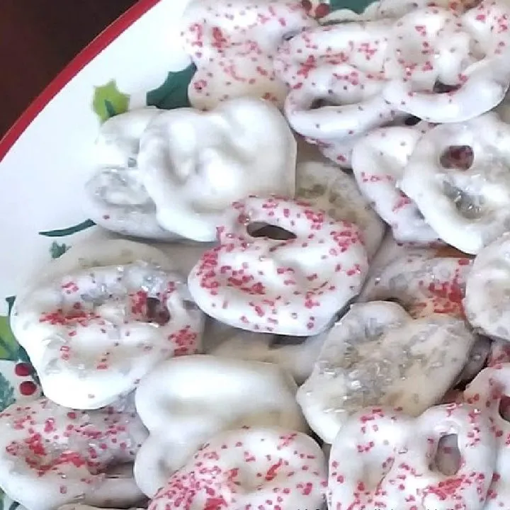 how to make almond bark pretzels