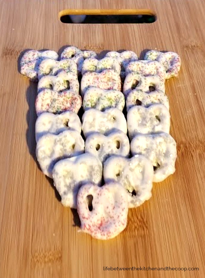 Christmas Almond Bark Pretzels