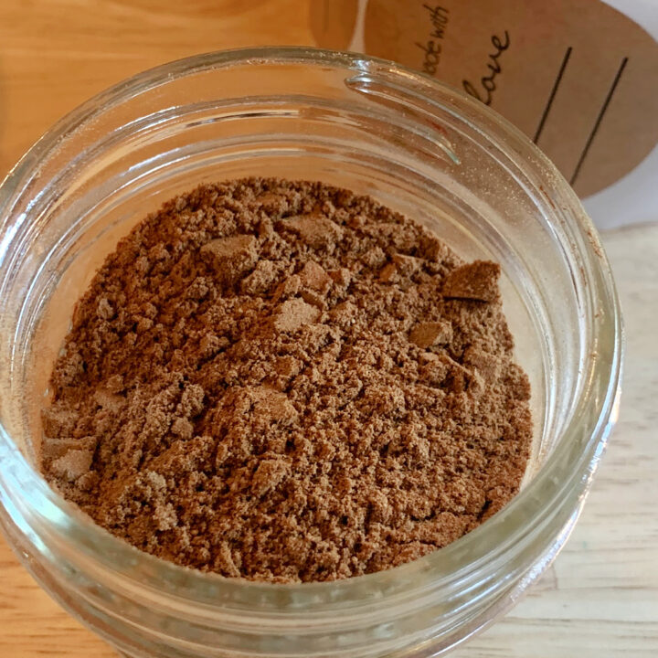 homemade pumpkin pie spice in mason jar